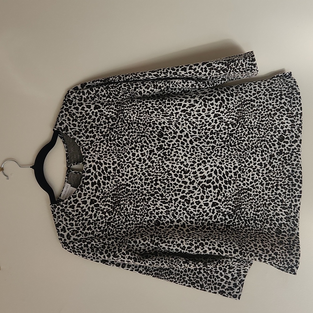 Van Heusen Black and White Leopard Print Top